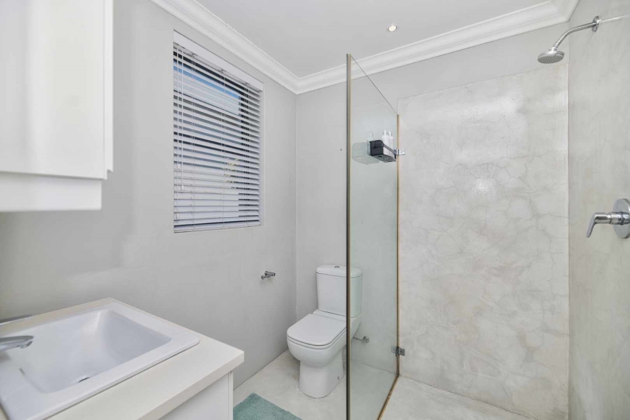 4 Bedroom Property for Sale in Fernkloof Estate Western Cape